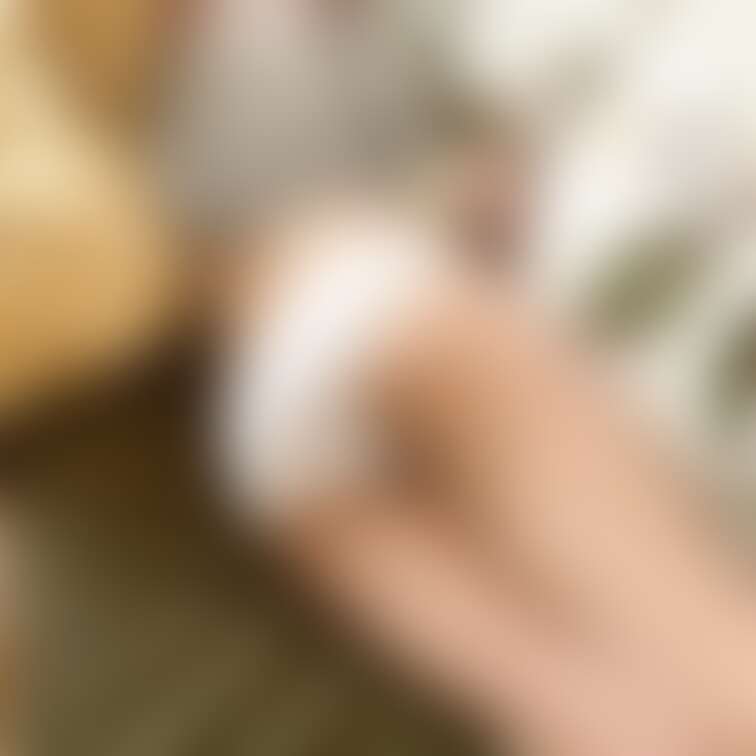 妻がソファーでうたた寝🤭