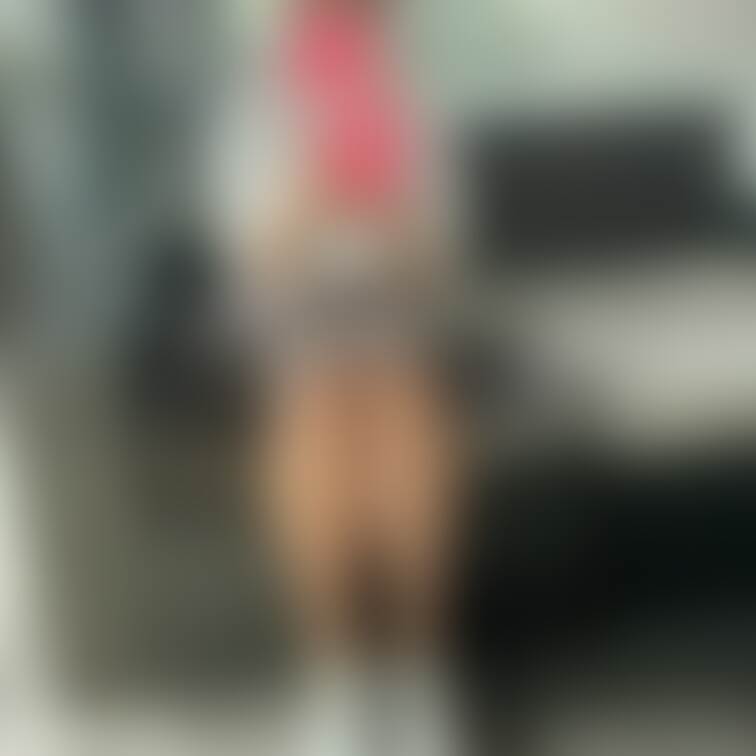 Twitter投稿分
ギャル系女の子
いつも履いてる白スニーカーと靴下足裏