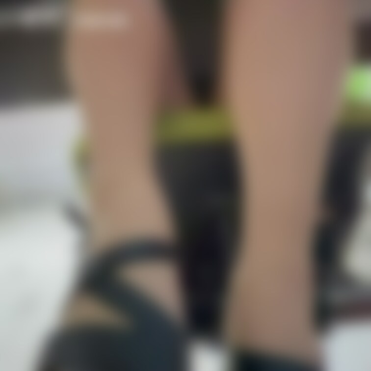 パンストスリスリ🦶