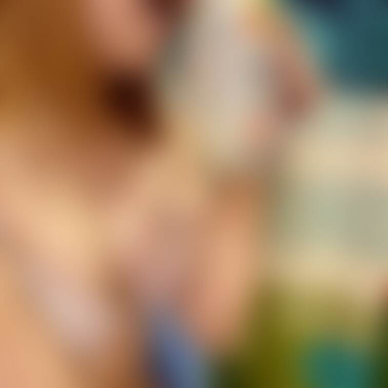 呑みながら脱いでいく…【あ】このあと、パンツの汚れもアソコの匂いもチェックします。