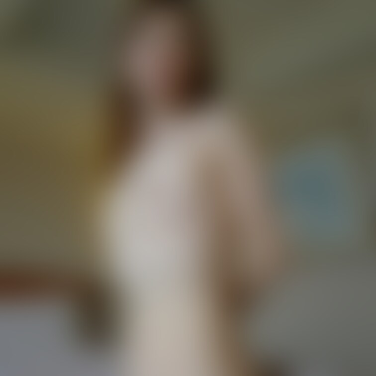 クリンです。
2年前のですが送ります💖
この時はかなりウエスト締まっていました💦
シックスパッドで鍛えてキ-プしま