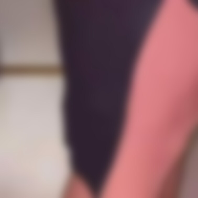 パンチラから脱いだ後そのパンツの味見🥰