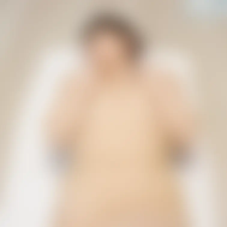 りこの豪邸全裸パーティーでの一コマ。ハメ撮り風セクシーショットをみんなの前で撮りました。もちろんこちらも裸です。