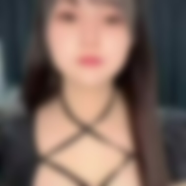 紐の多いコスプレ〜！

TikTokに載せようとするといつもすぐ消される🥲