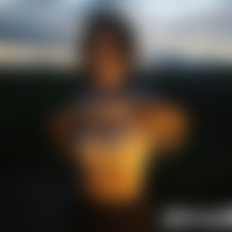 ◯◯最新撮影抜粋。2024年9月末。夕暮の野っ原にて🥸🧏

※myfansでご購入頂いた画像は、他サイト等で少なくと