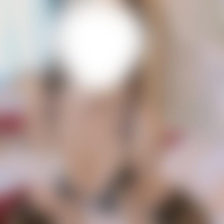 ベッドの上で自撮り💖
おま○こ見えそうでそわそわ(〃ω〃)🫰💕