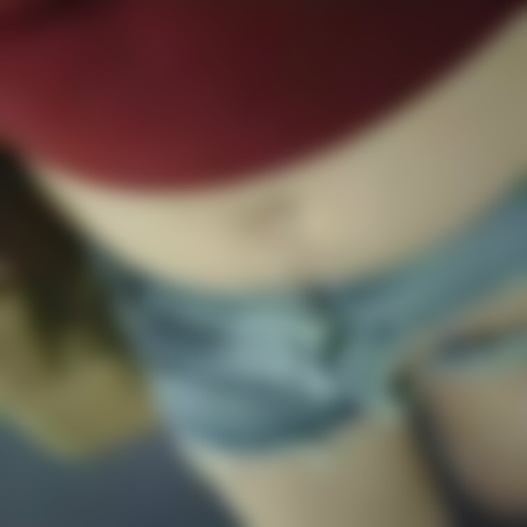 えちえちショーパンで夜道を散歩🤍
見えそうで見えないけどそれが逆にえっち🫶🏻🌷
