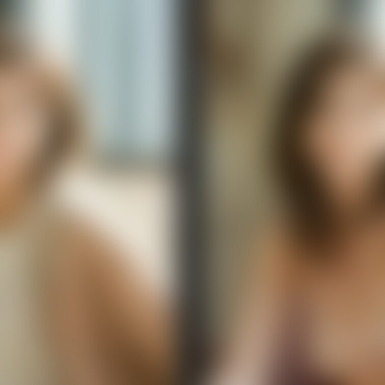 着衣と脱衣を並べた画像です。画像№1192