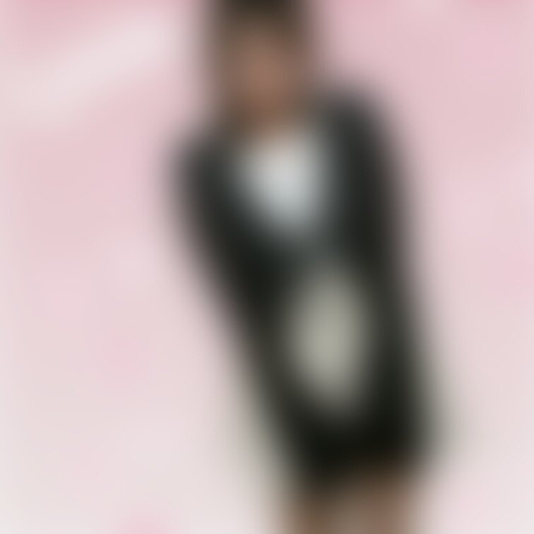 ~2024 summer ver.2～
処女巫女ちひろが私服姿で撮ったA4サイズのポスター画像1枚になります(*´ω｀