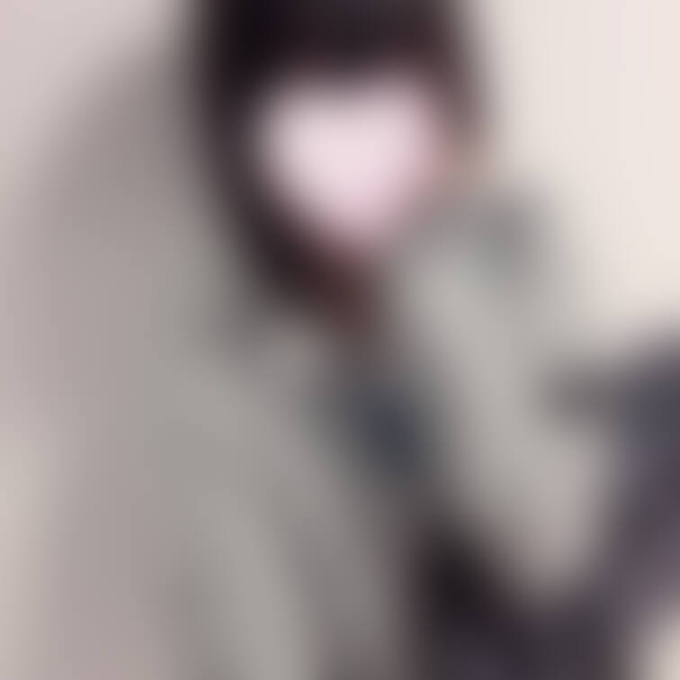 ほんとの制服から生乳首(  ･᷄-･᷅ )⁇

スクバ薄すぎるって思った？
机の下とロッカーに置き勉してるから
