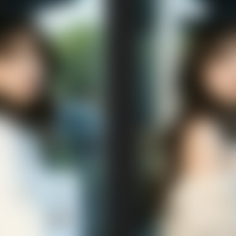 着衣と脱衣の並べた画像です    画像№1561