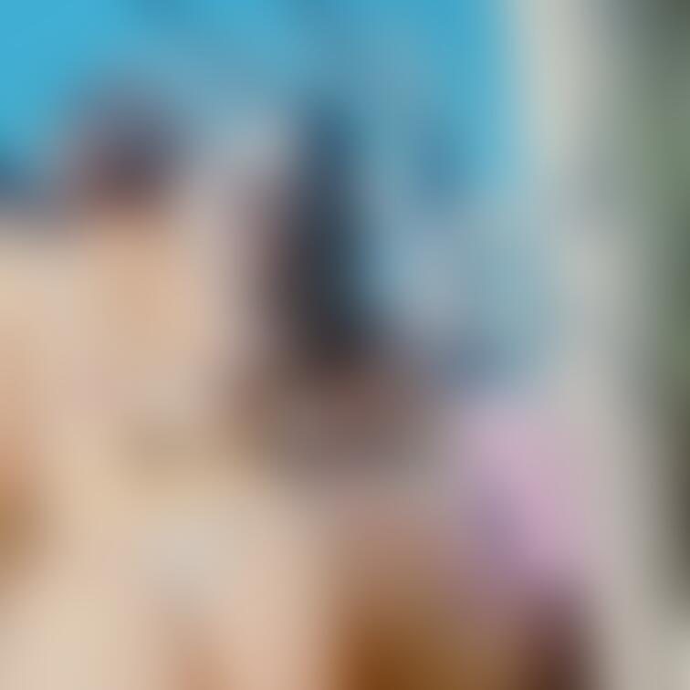 お隣さんに見られないかドキドキ💓


