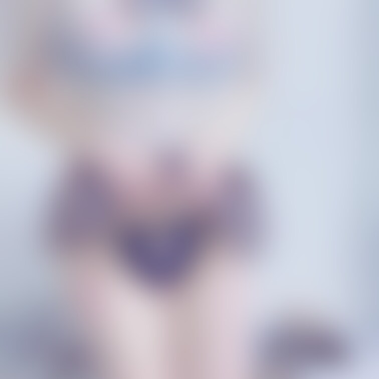 教室でオナニーをしているところをクラスメイトに隠し撮られてしまった女の子。弱みに付け込まれ、彼に命令されるがまま破廉恥な