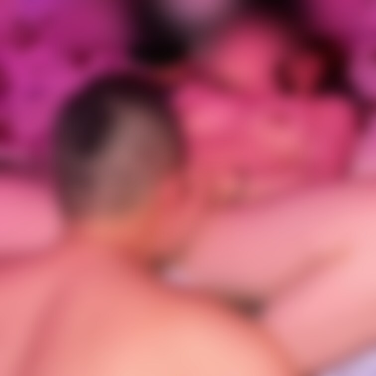妻の中に次々に他人棒が挿入されます♫

#人妻
#NTR
#寝取られ
#SEX
#○○○
#3P
#他人