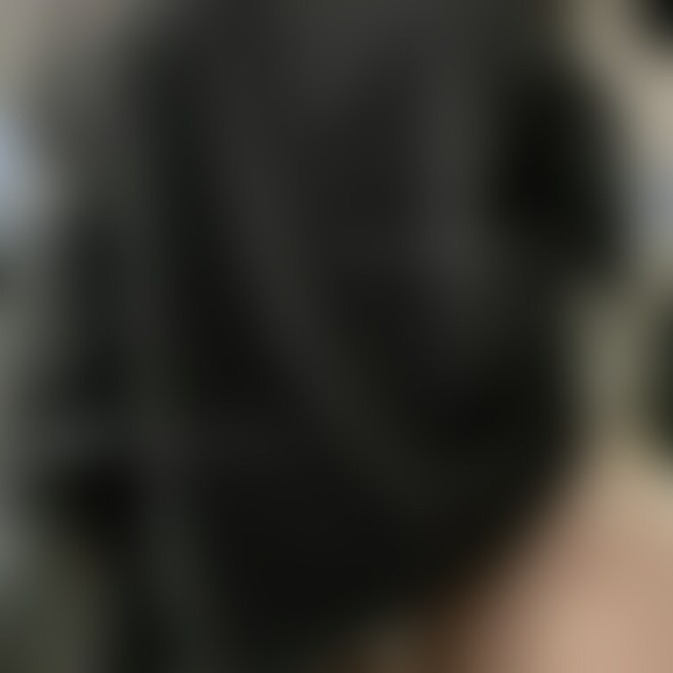 色々でかくて困る彼女が自撮りを送ってきた件について