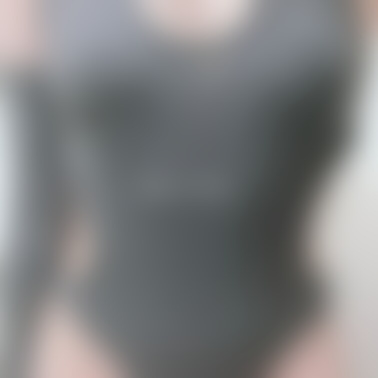 この服でインスタライブしてたらすぐBANされた;;