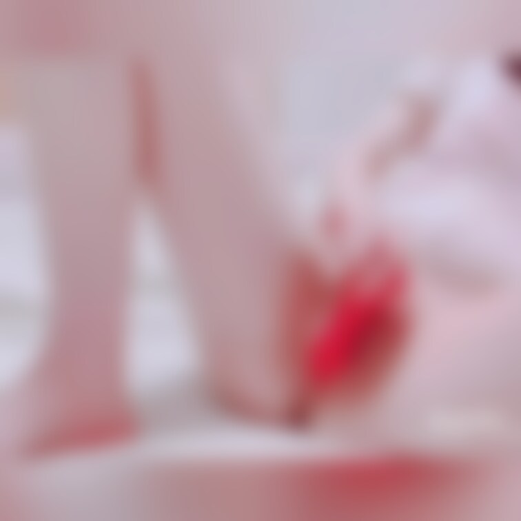 ひらひら白いうさぎコスでオナオナ🐰❤️吸うやつでイッちゃう…❤️