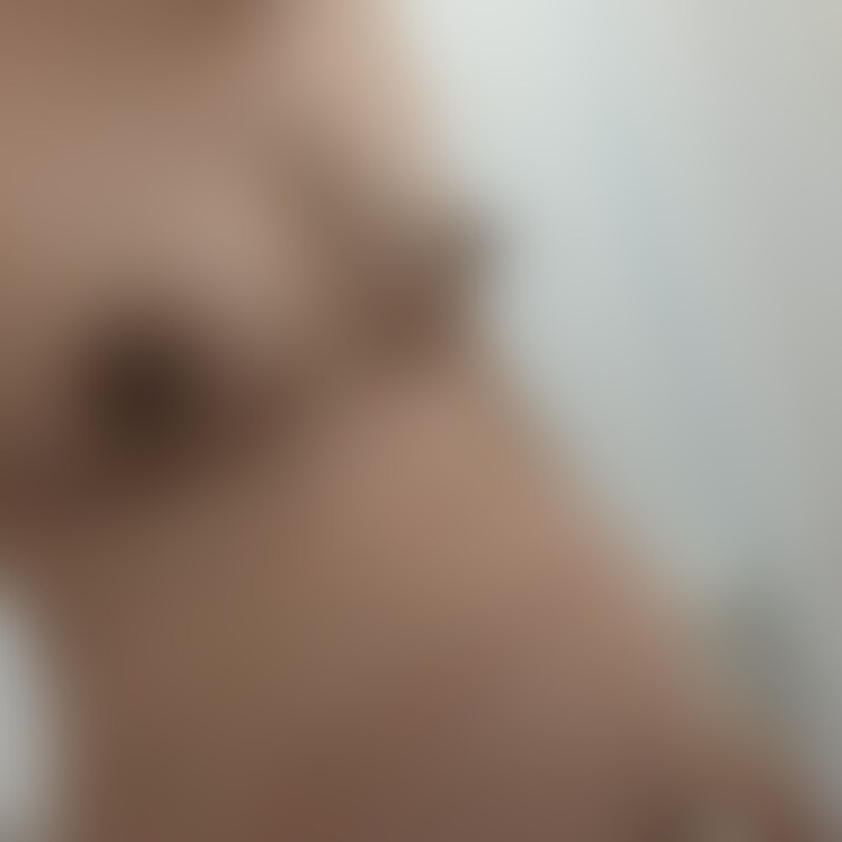 baby 0month

赤ちゃん産んでから初めての投稿♡
赤ちゃん産んで、−5kgになったけど、
以前の体重ま