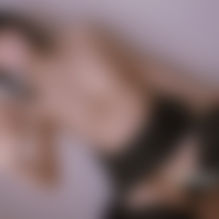 パイパン姿はいかがですか？

ペロペロしやすくなったみたいで喜ばれます♡

非日常の行為に背徳感を覚える人妻みさ