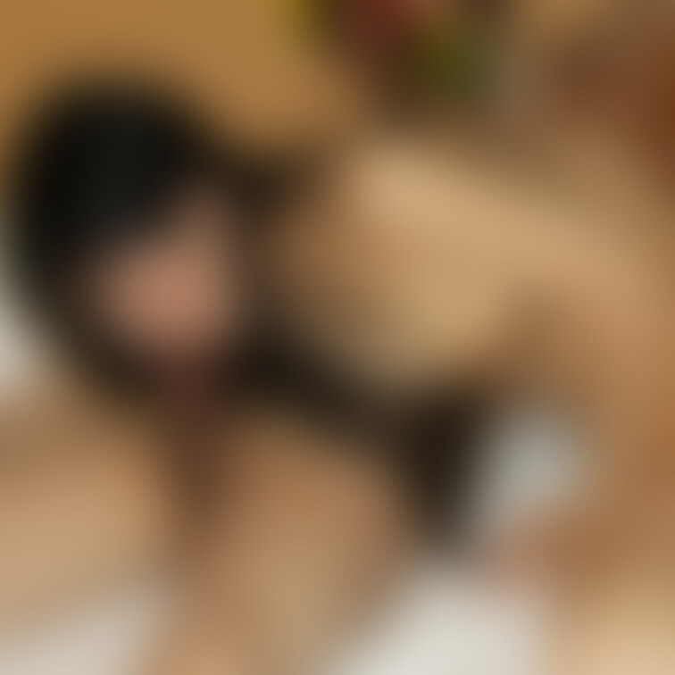 ゴムありフェラとは言え妻が他人棒を咥えるのを見ると嫉妬とイライラの感情が芽生えてた🥹🥹🥹