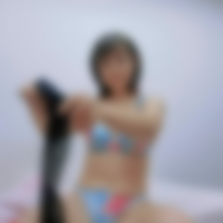 撮影会の控え室から📷️

サルートの下着姿からスタート
黒のシリコンストッパー付きストッキングを履いて
コスプレ
