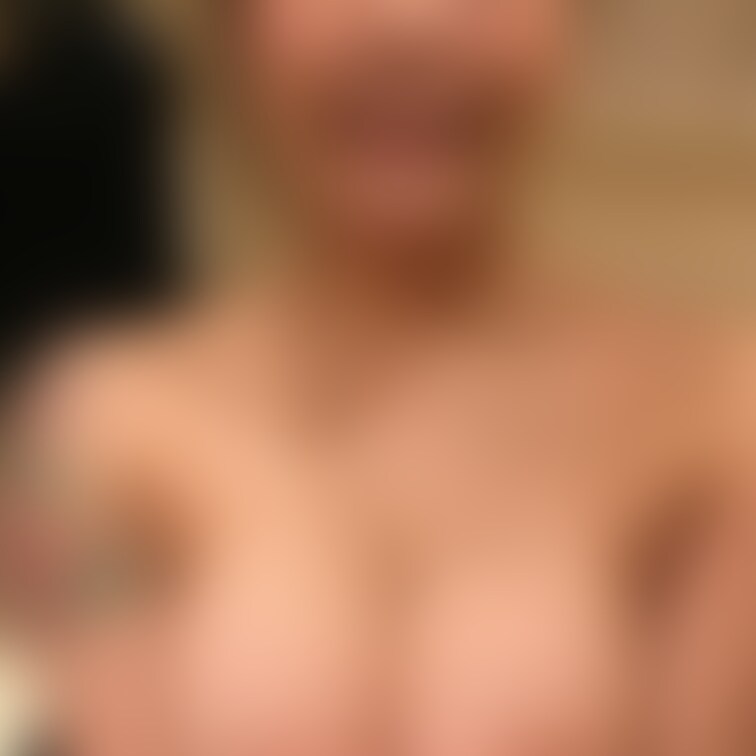 巨尻だけでなくデカパイもニーズがあるため、有村架純系の爆乳女を。。

色々たまっているためリクエストのあった爆乳おば