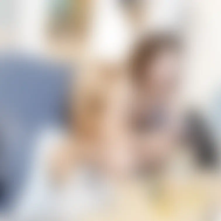 りりの豪邸全裸パーティー参加時の一枚。男性の膝の上でゲームしてます。この動画は近日公開予定。
ヌーディストりりal