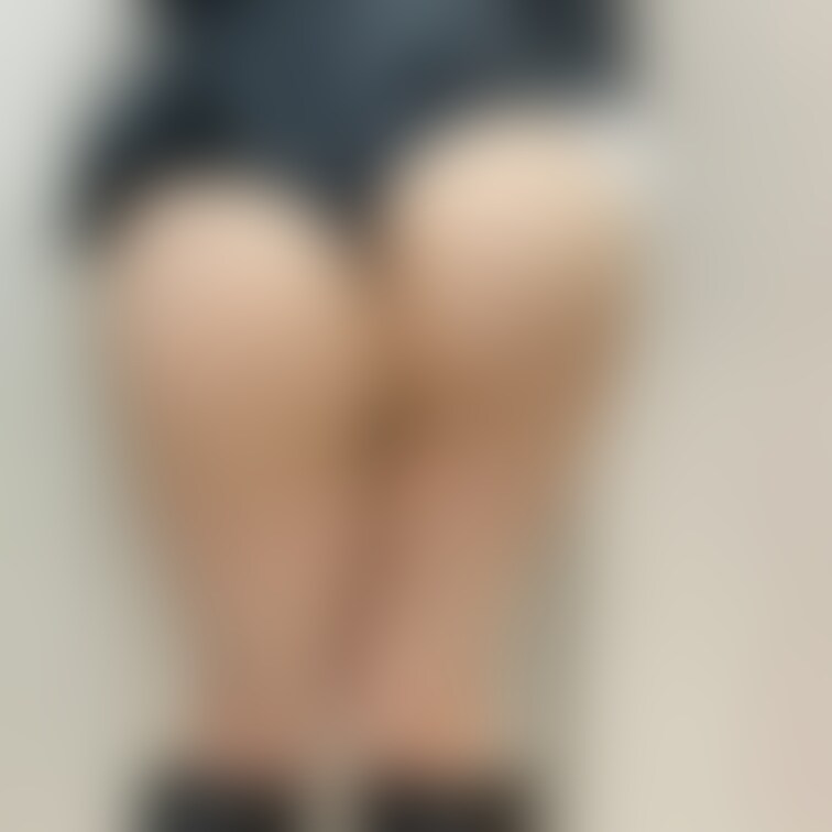 「韓流アイドル「風味」な衣装で…抜いてあげる…」
「え?!誰??!!着替え中なのに!!!」
更衣室で着替え…