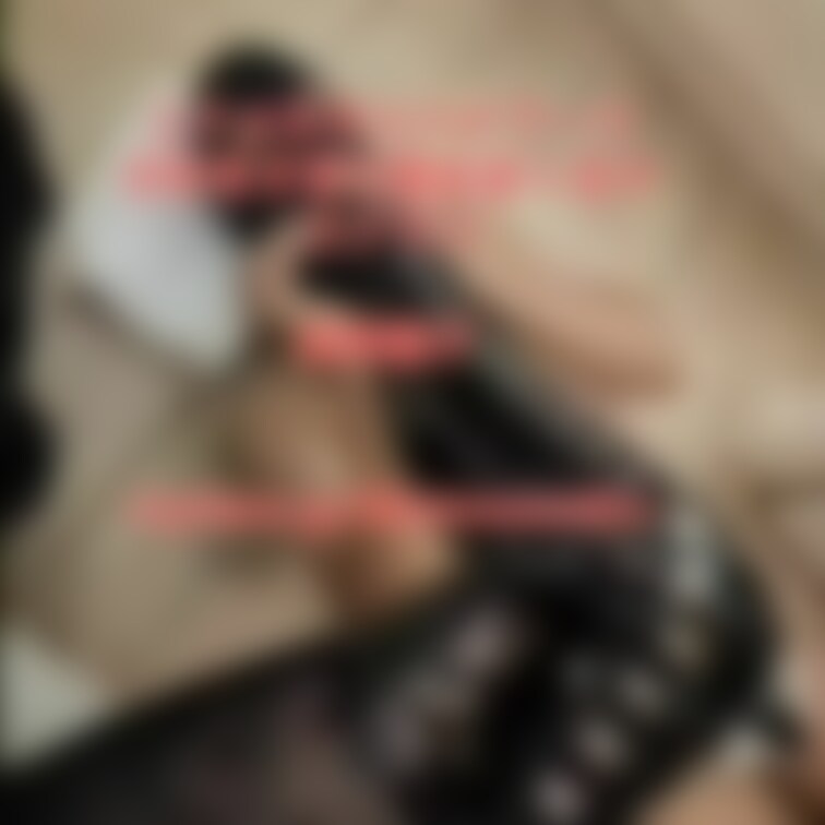 エナメルサイハイブーツが好きすぎるマゾ。本当に好きなのねぇ、、、好きがわかると私も嬉しいわ❤