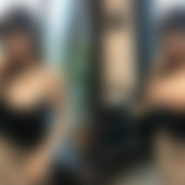 着衣と脱衣を並べた画像です。画像№136