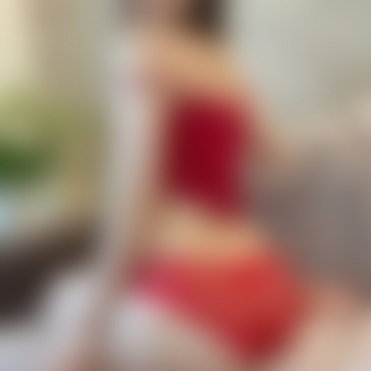 赤って普段あまり身に付けないけど、たまに身に付けると何だかすごく特別に感じる色。