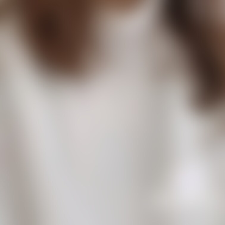 なんか思ったより胸小さくね？って言われたあとの返答→

1枚目　え、小さい？？？🥺

2枚目　え、これでも小さい