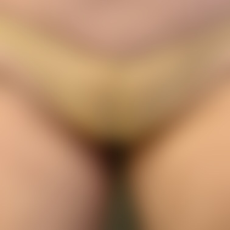 【肉便器妻応援プラン】自撮り③
例のパンツのベージュ版！
このパンツはやっぱりエロい
ワレメがクッキリ♪
そして