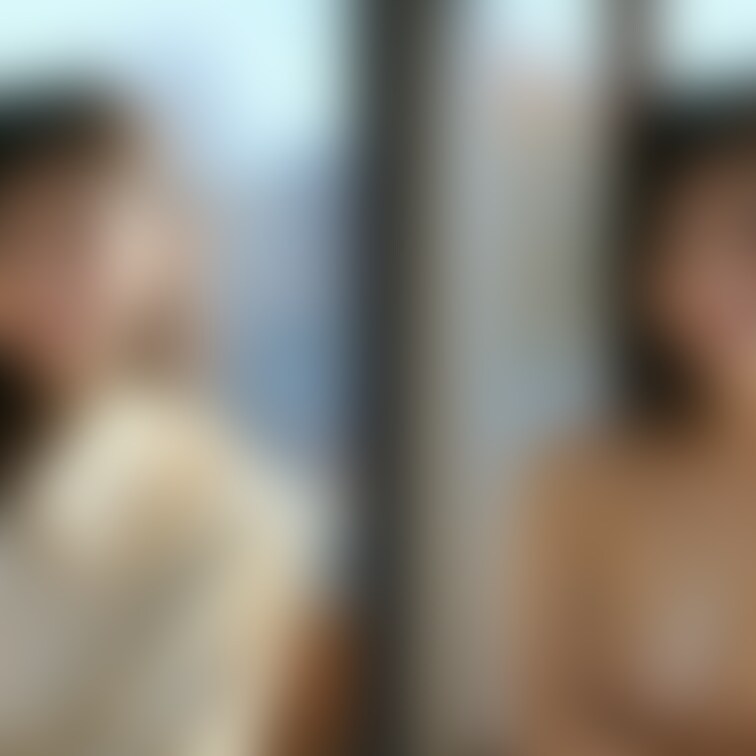 画像№1360   着衣と脱衣を並べた画像です    ※有料プラン用