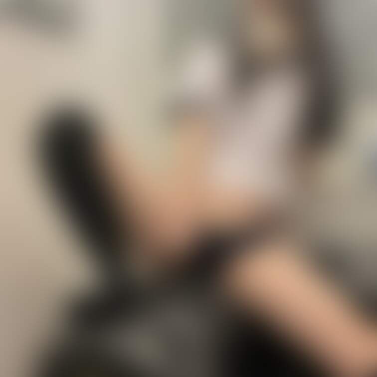 おっぱいと陰毛🫣💕💕
私とエッチな運動する？💓