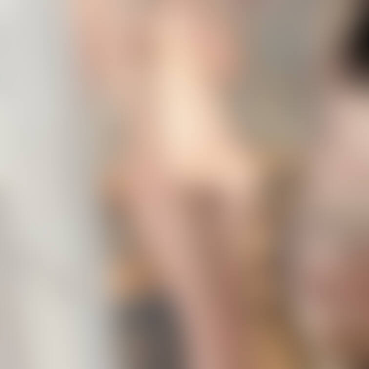 万バズした素っ裸の写真(陰毛・乳首・目元あり