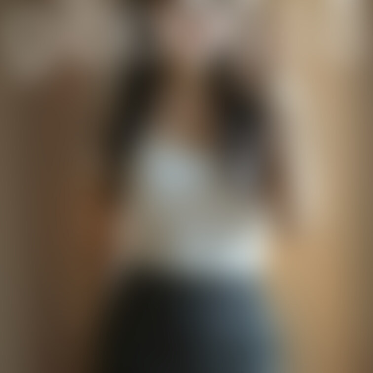 2024.10.21 Sくんに義○○○が送ってきた写真。

やっぱり普段着（仕事着？）もエロい。

この上に白衣
