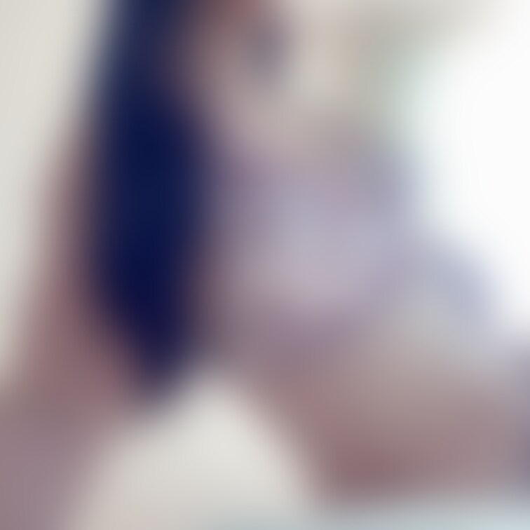 春の日差しの入り方で色目違いますが同じ下着です
薄いピンク色は肌をキレイにみせてくれるから好き