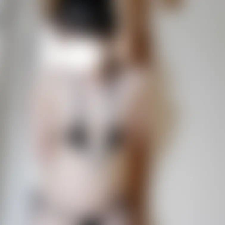 弥生の全裸パーティー兼公開撮影での一コマ。いったいどういう状況なのか、それは動画の公開をお楽しみに。
セクシーアイ