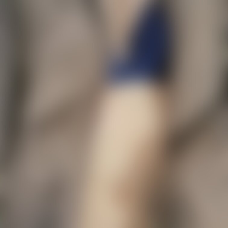 寝転がるとおっぱいなくなる…🫠
よく旦那さんとはレスなんですか？って
質問されるんですけどレスではないです。
ちな