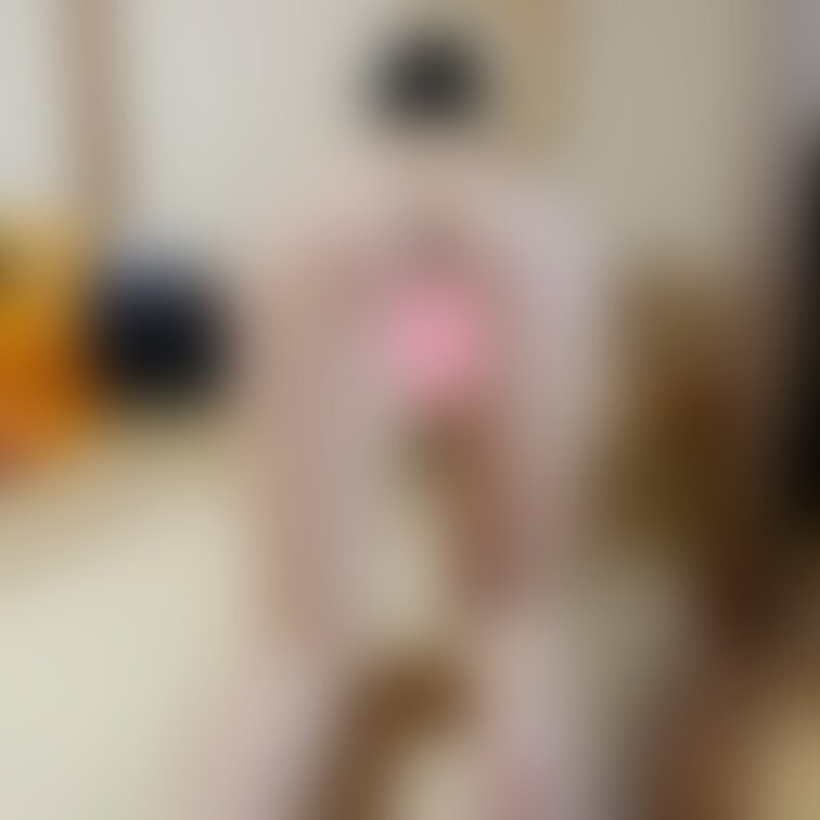 みずきさんの混浴オフ会の時の一枚。まずはみんなで個室でパーティーしたのですが、一人だけ全裸になってもらって撮影タイム。こ