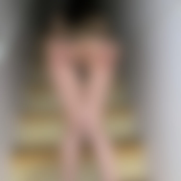 Xの続きです❤️露出お散歩で中出しされてパンツでフタされたまま帰ってきました😖パンツめくった瞬間溢れてきちゃった。。  