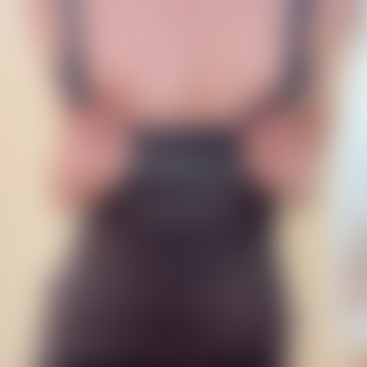 外で乳首丸出し♡♡
ワンピースの下、じつは乳首丸出し♡♡ブラが小さくて乳首出ちゃう♡♡隣の大学生くらいの男の子に気づか