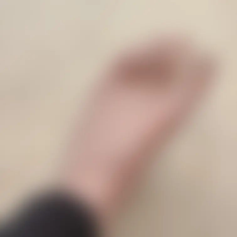 お外で撮った裸足と足の裏📸
ちょっと素足で歩いたから足裏汚れてる〜💦