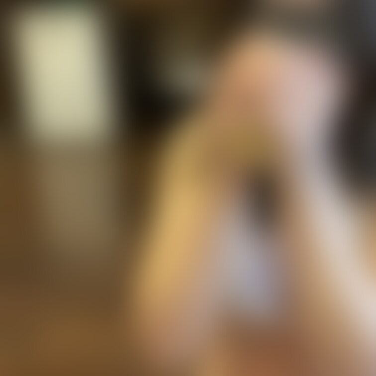 便女という究極の奉仕

私がトイ レまで行かなくても
そばにいる永衣を便 器として使えばいい。

だから小便を
