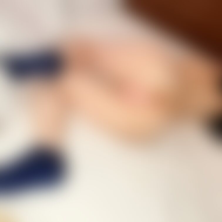 あおくんは靴下だけ残ってるのエロいって言うんだけど、
どうなの？🤔💭

アナ○まで丸見えで恥ずかしいから隠す🥲
