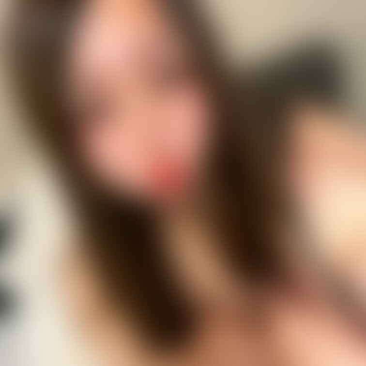 あやかです🐣
自分で言うのもなんですがヤリマンちゃんです😝
色んな人とエッチしたり色んなエッチのプレイを楽し
