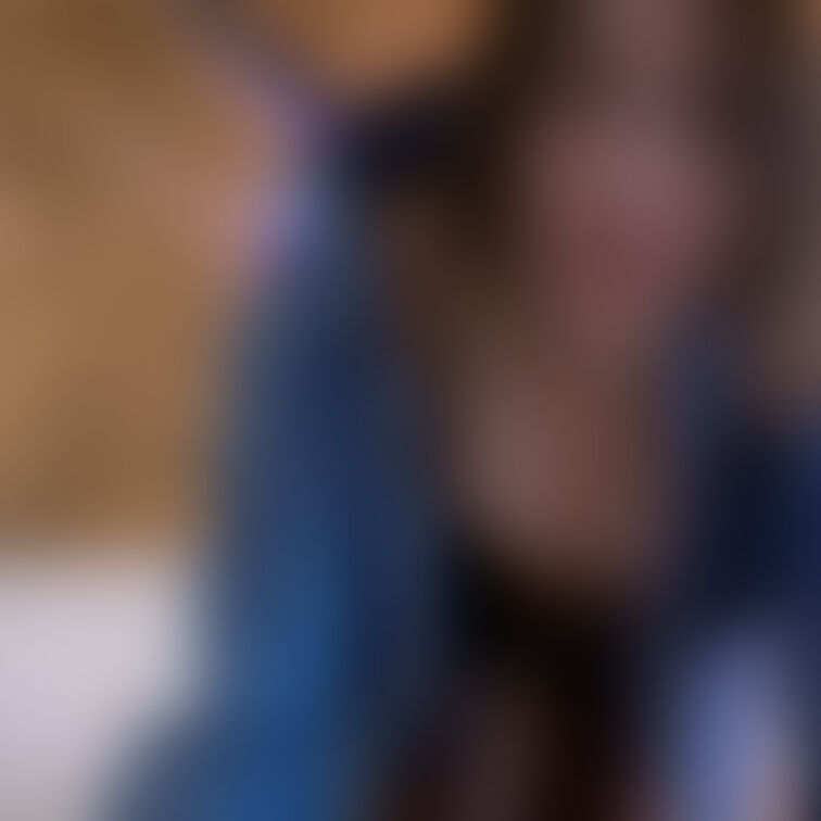 頑張って寄せた谷間🤭💕
