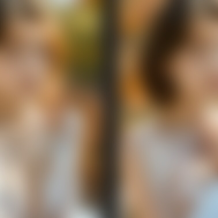 着衣と脱衣を並べた画像です。画像№1029
