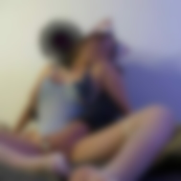 まみちゃんの敏感な乳首とあそこは
触ってるとあそこもびんびんになっていきます。